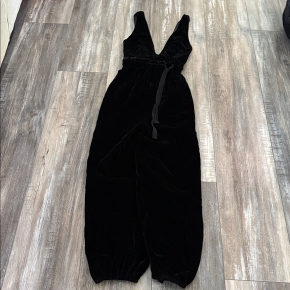 Free People Chic Black Velvet Jumpsuit size small - Picture 6 of 10